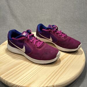 Nike Womens Revolution 3 Running Shoes Size 8.5 819303-501 Purple